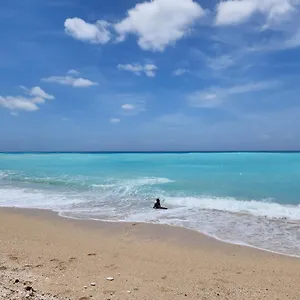Beachfront Apartment, Quiet 4 Beds, 1 Bath, Ac, Wi-fi, Hot Water, In Near Patos Apartamento